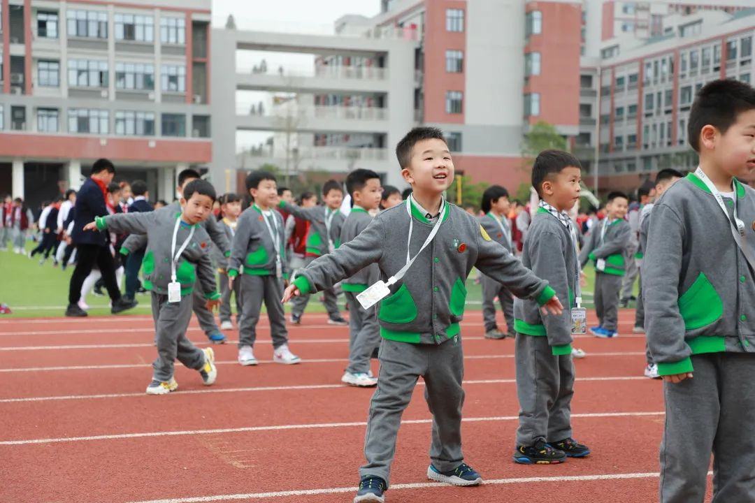 乐享成长，体验小学生活~欢迎幼儿园的宝贝们来到我“嘉”